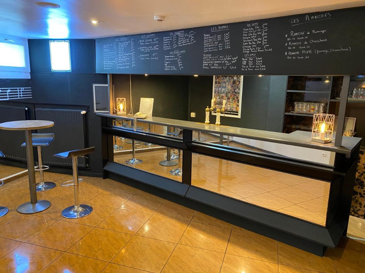 Logis Hotel Restaurant Des Acacias Lille Neuville En Ferrain Экстерьер фото