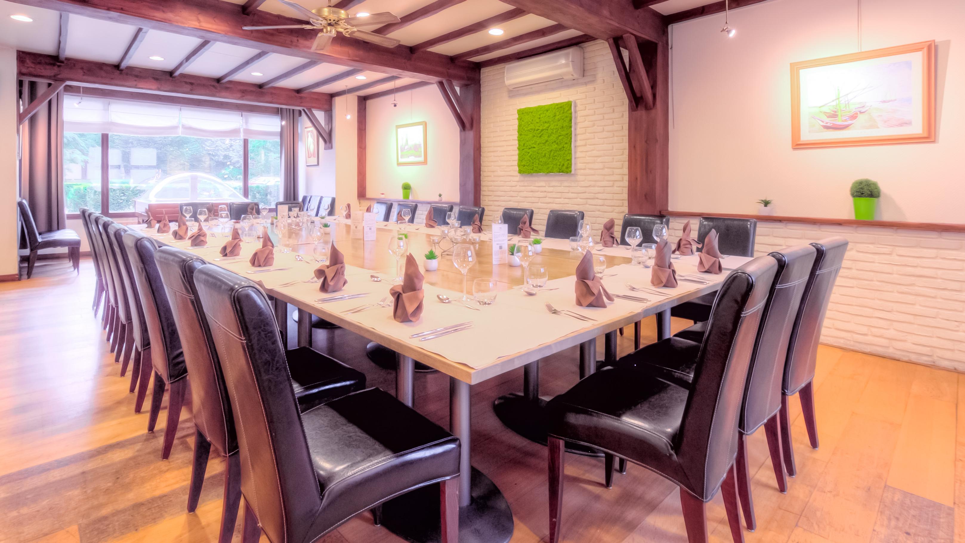 Logis Hotel Restaurant Des Acacias Lille Neuville En Ferrain Экстерьер фото