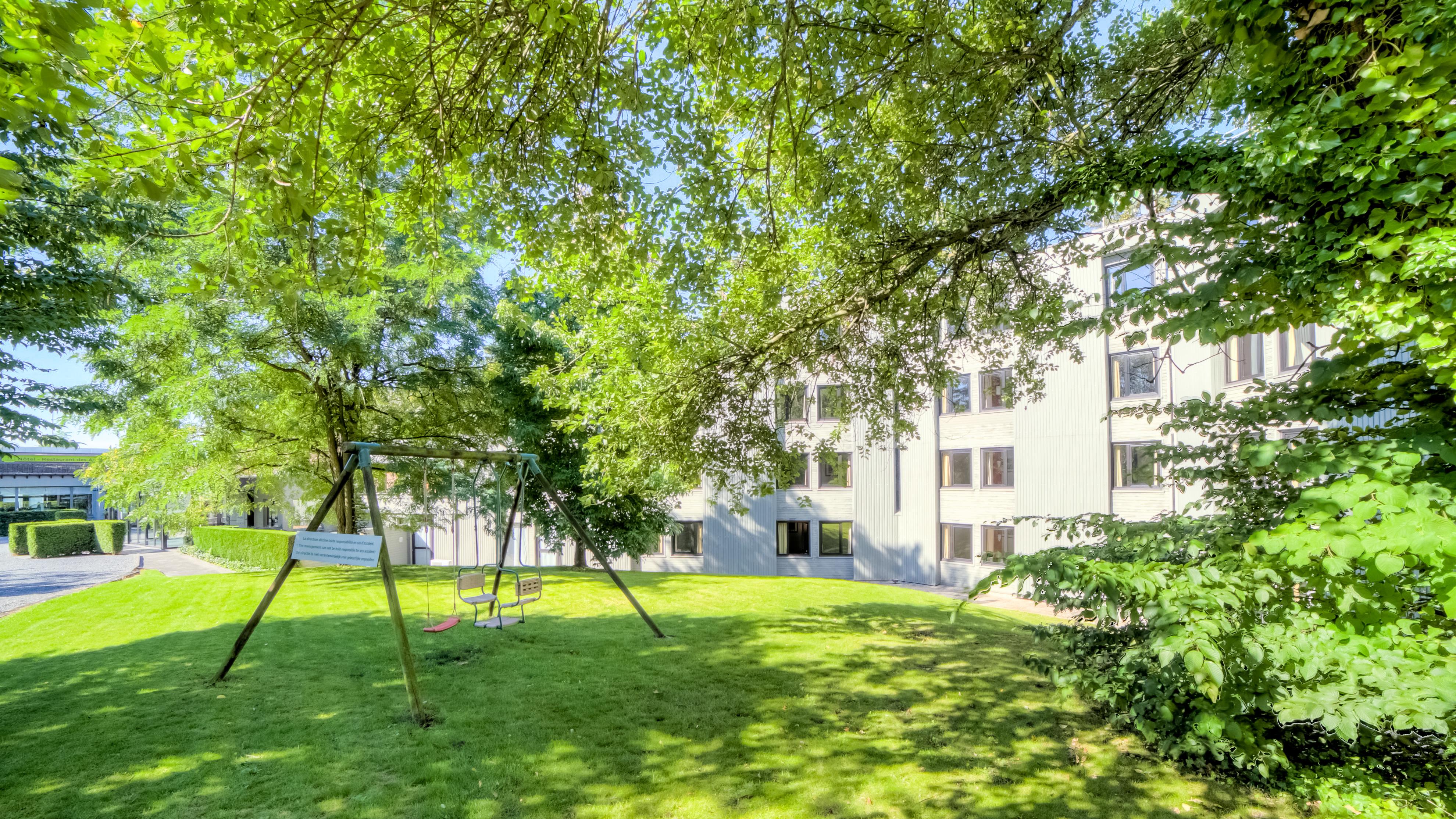 Logis Hotel Restaurant Des Acacias Lille Neuville En Ferrain Экстерьер фото