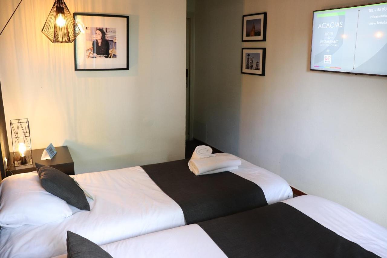 Logis Hotel Restaurant Des Acacias Lille Neuville En Ferrain Экстерьер фото