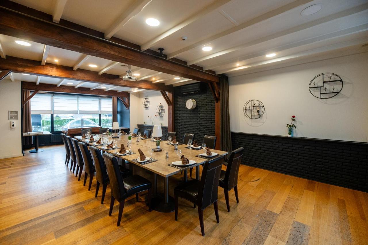 Logis Hotel Restaurant Des Acacias Lille Neuville En Ferrain Экстерьер фото